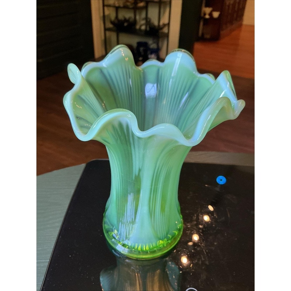 Vintage 7" Opalescent Green Glass Northwood Feathers Pattern Hand Swung Vase